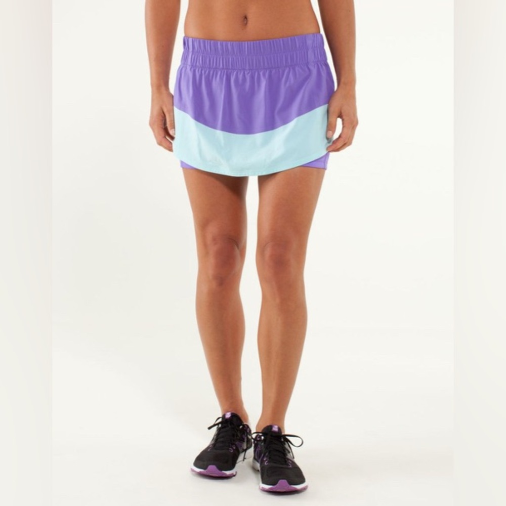 3009 -Lululemon Run: Breeze By Skirt
Power Purple / Aquamarine